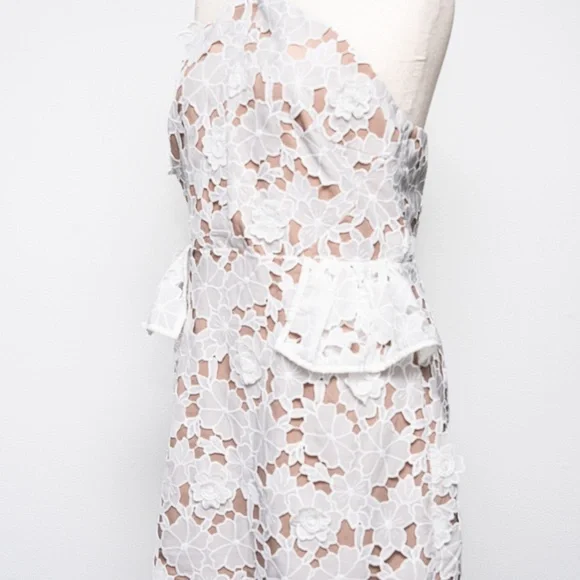 Elliatt Seafarer White Lace Halter Neck Mini Dress Extra Large